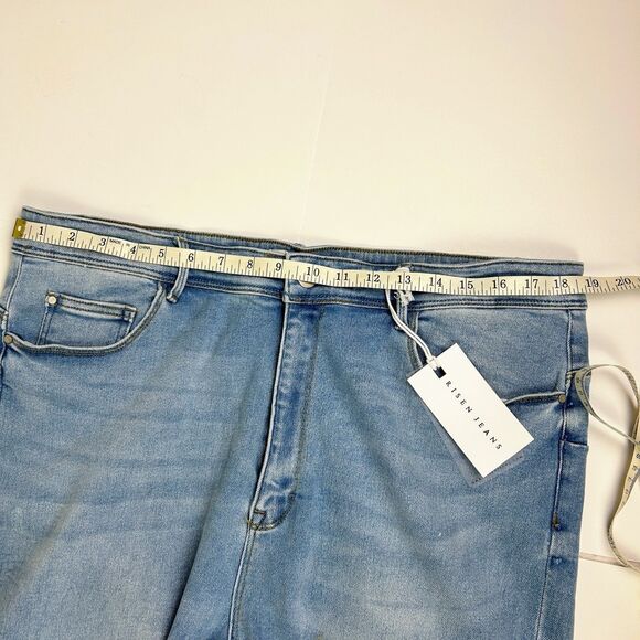 NWT Risen Mid Rise Curvy Yoke Skinny Jeans Light Wash Denim Pants Plus Size 3XL - Picture 8 of 16